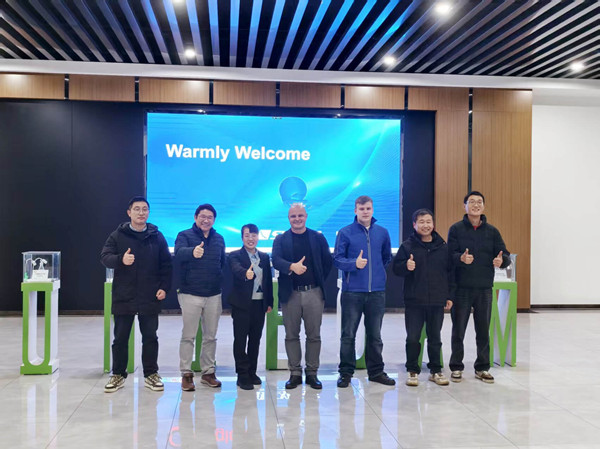 Успешно завршена ревизија на фабрика за клиенти во Обединетото Кралство, договорено е ексклузивното прилагодување на производот